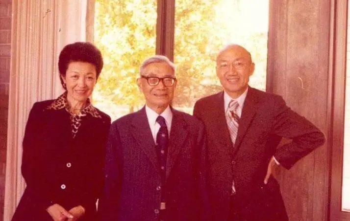 1727086667202458.jpg 0101-林同炎先生夫妇与茅以升院士.jpg